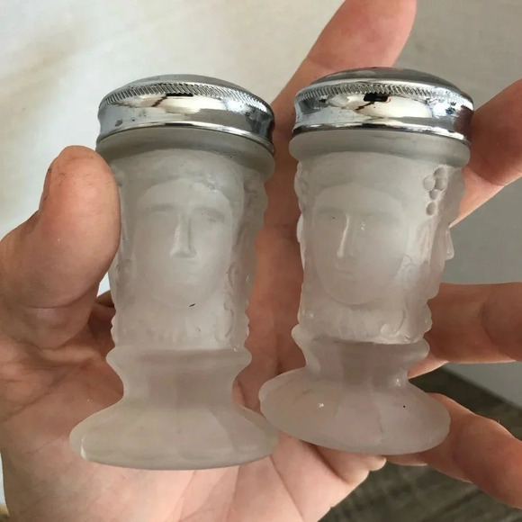 Vtg Three Faces Salt and Pepper Shakers - Picture 6 of 8
